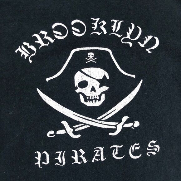 Lola Star Brooklyn Pirates Graphic TShirt M - Picture 2 of 5